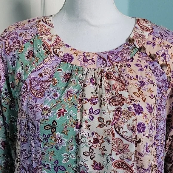Floral Blouse - Picture 2 of 4